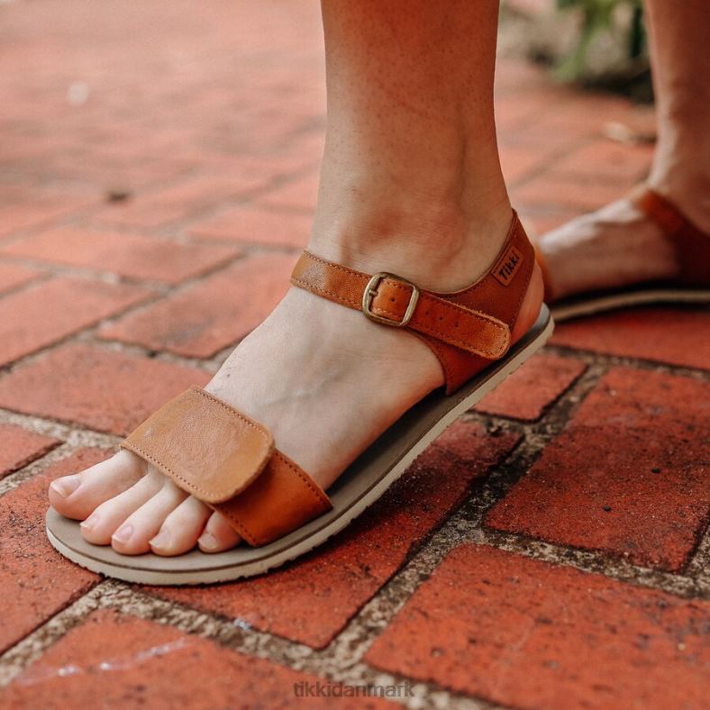Tikki voksne barfodet sandaler vibe v1 4T2Z236 fodtøj cognac